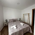 Casa Dos Passarinho's , * Lagos